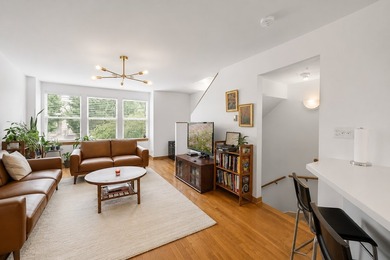 Stunning townhome located right next to the University of - photo 6