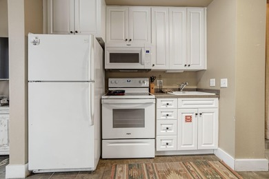 Incredible opportunity in the heart of Gulf Place Town Center on - photo 10