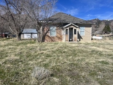 Middle Alkali Lake Home For Sale in Cedarville California