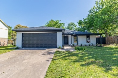 Benbrook Lake Home For Sale in Benbrook Texas