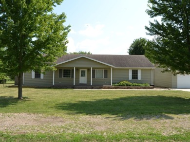Clinton Lake Home For Sale in Dewitt Illinois