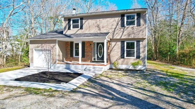 Price adjustment on this beautifully renovated 3-bedroom, 2 - photo 1