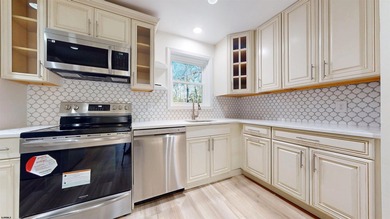 Price adjustment on this beautifully renovated 3-bedroom, 2 - photo 5