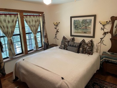 Welcome to this charming Lake Almanor West home, offering three - photo 14