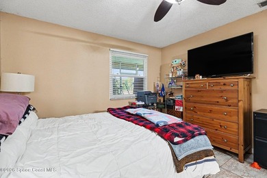 Welcome to Meadows South! This end-unit 2-bedroom, 2-bath - photo 14