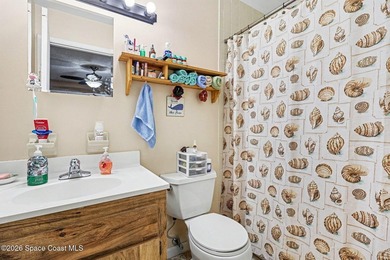 Welcome to Meadows South! This end-unit 2-bedroom, 2-bath - photo 15