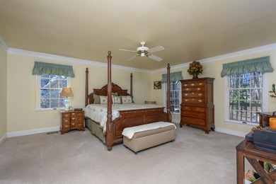 Nestled on a beautiful golf lot overlooking the seventh fairway - photo 16