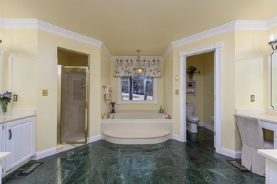 Nestled on a beautiful golf lot overlooking the seventh fairway - photo 18