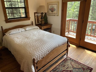 Welcome to this charming Lake Almanor West home, offering three - photo 18
