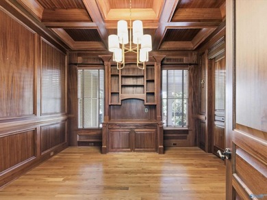 Exceptional lakefront residence situated on a premier double lot - photo 20