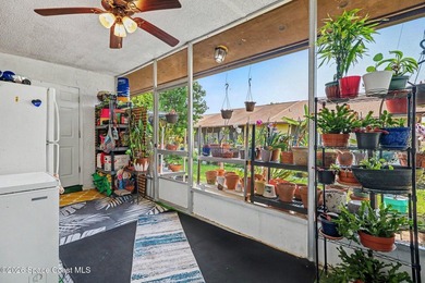 Welcome to Meadows South! This end-unit 2-bedroom, 2-bath - photo 21