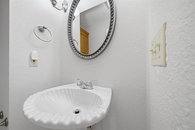 Welcome to this custom-designed modern Victorian on a premium - photo 23