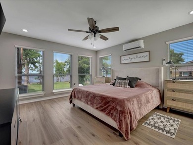 Lakefront Luxury Meets Laid-Back Living! Welcome to your dream - photo 7