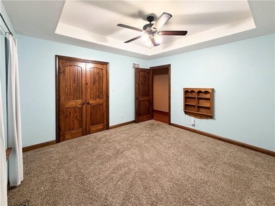 Experience lakefront living in this well-appointed 3-bedroom - photo 33