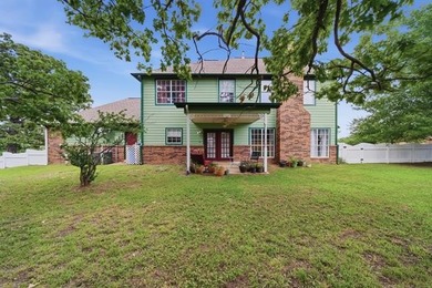 Welcome to this custom-designed modern Victorian on a premium - photo 38