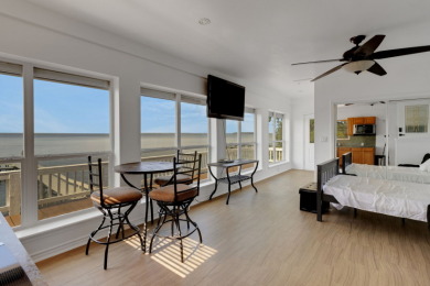 Lakeside Living At Its Finest - photo 17