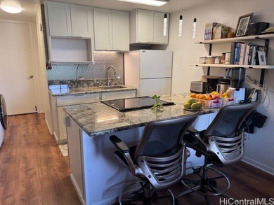 One bed. One Bath Condo in the best location in Waikiki, walk to - photo 3