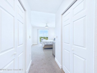 Welcome to Paradise! This fully renovated 3 bedroom/ 2 bath unit - photo 18