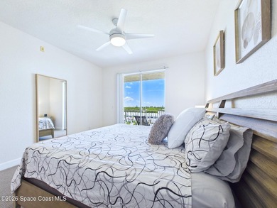 Welcome to Paradise! This fully renovated 3 bedroom/ 2 bath unit - photo 19