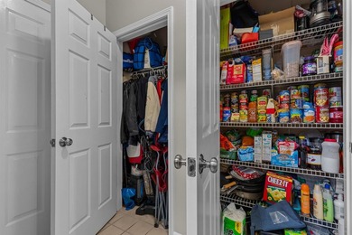 Welcome to this gorgeous 2-bedroom, 1-bathroom condo in the - photo 4