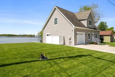 Welcome to your dream waterfront retreat on beautiful Rose Lake! - photo 24