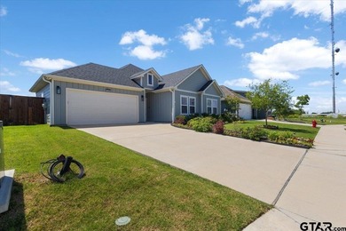 This thoughtfully designed new construction homes offer a level - photo 4
