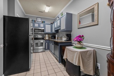 Welcome to this gorgeous 2-bedroom, 1-bathroom condo in the - photo 5