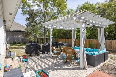 Beautiful custom-built 3BR/2BA home in the highly sought-after - photo 27