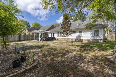Beautiful custom-built 3BR/2BA home in the highly sought-after - photo 30