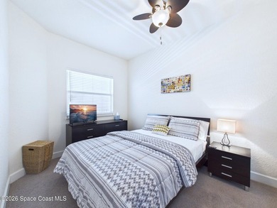 Welcome to Paradise! This fully renovated 3 bedroom/ 2 bath unit - photo 31
