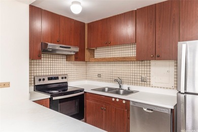 3 PARKING STALLS WITH A STORAGE UNIT! Welcome home to the Mauna - photo 3