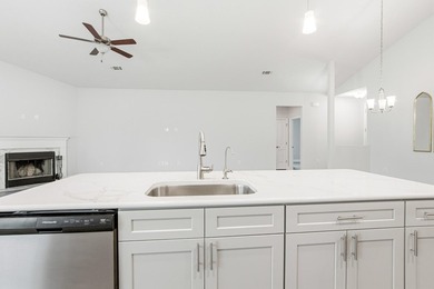 Welcome to The Bluffs at Lafayette, one of Freeport's newest and - photo 6