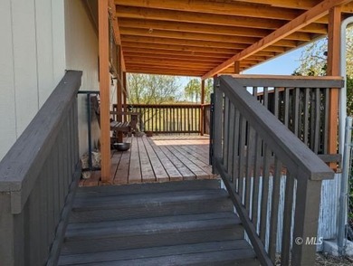 Discover your dream home nestled in a small, remote charming - photo 3