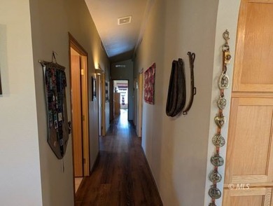 Discover your dream home nestled in a small, remote charming - photo 7