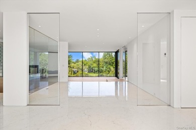 Welcome to this stunning fully renovated contemporary residence - photo 11