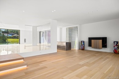 Welcome to this stunning fully renovated contemporary residence - photo 12