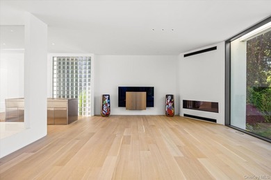 Welcome to this stunning fully renovated contemporary residence - photo 13