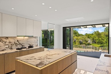 Welcome to this stunning fully renovated contemporary residence - photo 18