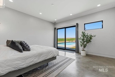 Welcome to one of the most remarkable private estates in the - photo 19