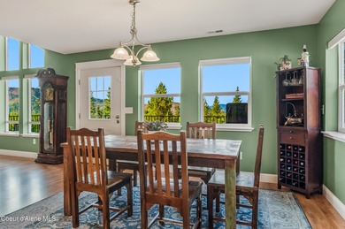 MOTIVATED SELLER! If you're ready to trade traffic, noise, and