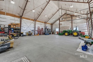 Welcome to one of the most remarkable private estates in the - photo 29