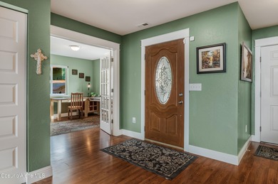 MOTIVATED SELLER! If you're ready to trade traffic, noise, and