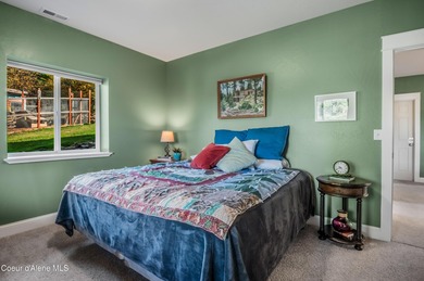 MOTIVATED SELLER! If you're ready to trade traffic, noise, and