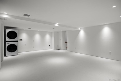 Welcome to this stunning fully renovated contemporary residence - photo 38