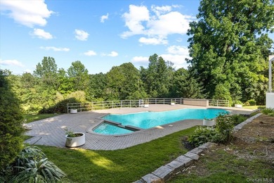 Welcome to this stunning fully renovated contemporary residence - photo 39