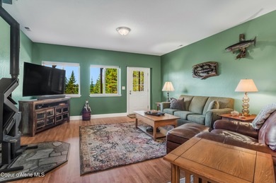 MOTIVATED SELLER! If you're ready to trade traffic, noise, and