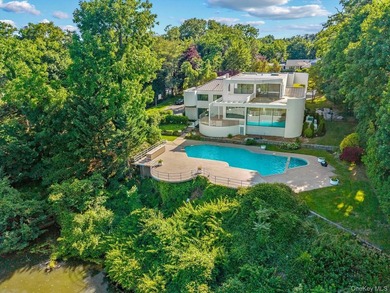 Welcome to this stunning fully renovated contemporary residence - photo 40