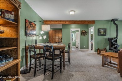 MOTIVATED SELLER! If you're ready to trade traffic, noise, and