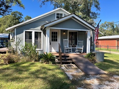 Lake Sam Rayburn  Home For Sale in Huntington Texas