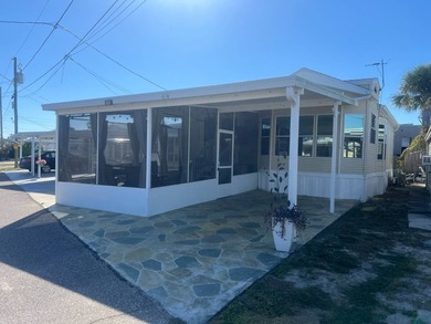 (private lake, pond, creek) Home For Sale in Holiday Florida